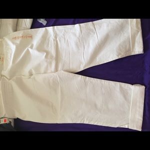 White Capri pants